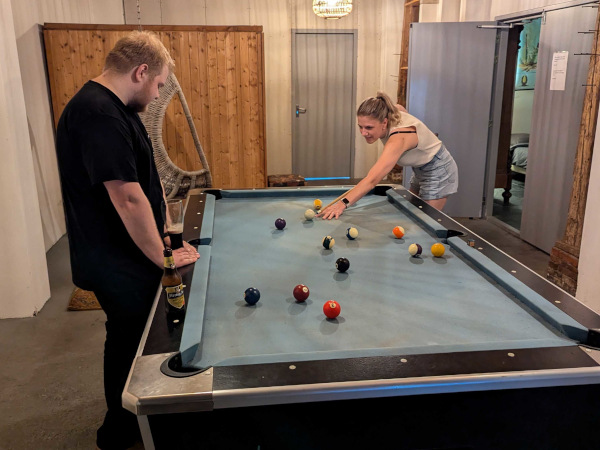 playing pool in Finsterwolde